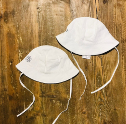 Cappellini a barchetta bianchi 3-6m Jacadì