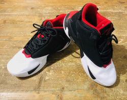 Nike Jordan nere-bia-rosse n.39 quasi NUOVE